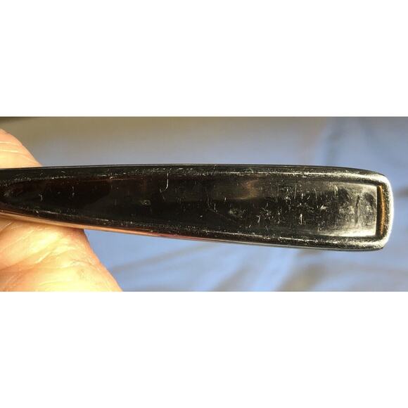 Hampton Silversmiths Flatware 3 Replacement Butter Knives - Picture 5 of 5